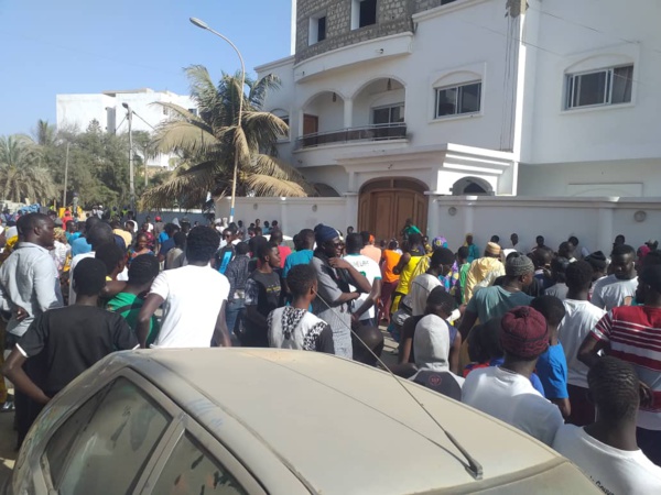 Vive tension à Yoff Layène après l'arrestation d'un imam qui dirigeait la prière du vendredi Vive tension à Yoff Layène après l'arrestation d'un imam qui dirigeait la prière du vendredi