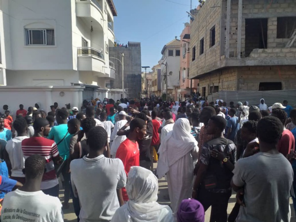 Vive tension à Yoff Layène après l'arrestation d'un imam qui dirigeait la prière du vendredi Vive tension à Yoff Layène après l'arrestation d'un imam qui dirigeait la prière du vendredi