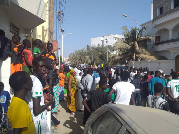 Vive tension à Yoff Layène après l'arrestation d'un imam qui dirigeait la prière du vendredi Vive tension à Yoff Layène après l'arrestation d'un imam qui dirigeait la prière du vendredi