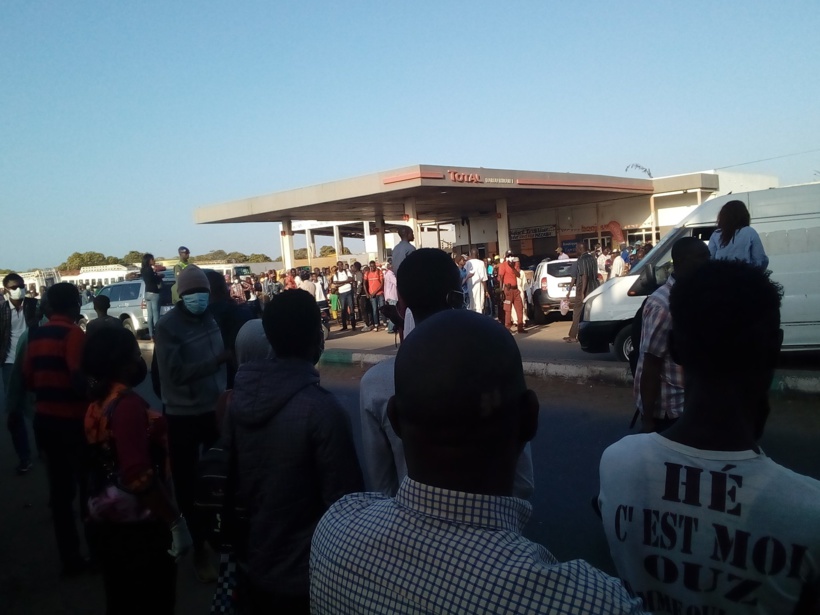 Keur Massar: les nouvelles mesures du ministre des Transports occasionnent de grands rassemblements devant les arrêts bus