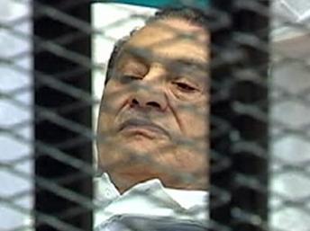 L'ancien président égyptien Hosni Moubarak, le 3 août 2011. REUTERS/Egypt TV