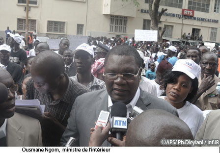 Interpellé puis relaxé par les enquêteurs, Ousmane Ngom dénonce « une prise d’otage »