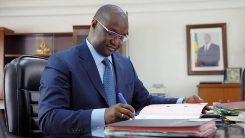 Force Covid-19: Le ministre du Pétrole Makhtar Cissé débloque plus d'un (1) milliard Force Covid-19: Le ministre du Pétrole Makhtar Cissé débloque plus d'un (1) milliard