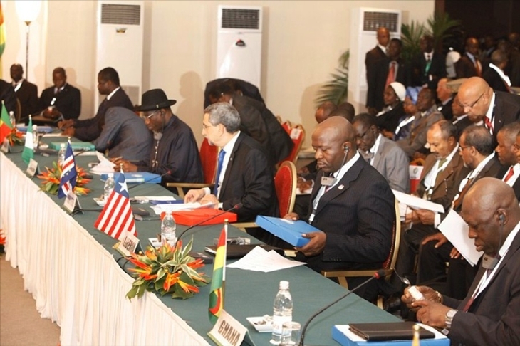 Réunion de chefs d`Etat ouest-africains sur Mali et Guinée-Bissau Abidjan,26 Avril 2012 ,Des chefs d`Etat de l`Afrique de l`Ouest ont entamé à Abidjan un sommet extraordinaire consacré aux crises au Mali et en Guinée-Bissau