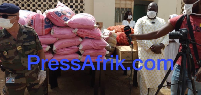 Covid-19 : l’Armée française vient en aide l’hôpital Youssou Mbargane Diop de Rufisque (Images) Covid-19 : l’Armée française vient en aide l’hôpital Youssou Mbargane Diop de Rufisque (Images)