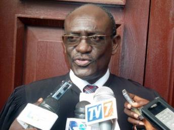 Zeus Ajavon, coordonnateur du collectif Sauvons le Togo, interpellé samedi 30 juin 2012 puis relâchés dimanche 1er juillet 2012, passera en jugement mercredi pour avoir blessé des forces de l'ordre lors des manifestations. AFP / Emile Kouton