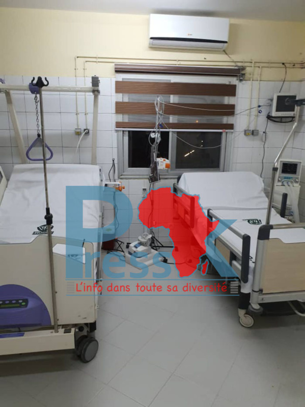 COVID-19: Macky Sall effectue une visite surprise à l’hôpital Général de Grand-Yoff (les images) COVID-19: Macky Sall effectue une visite surprise à l’hôpital Général de Grand-Yoff (les images)