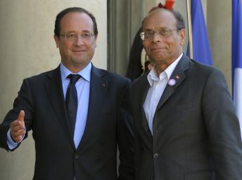 François Hollande accueille Moncef Marzouki à l’Elysée le 17 juillet 2012. REUTERS/Philippe Wojazer