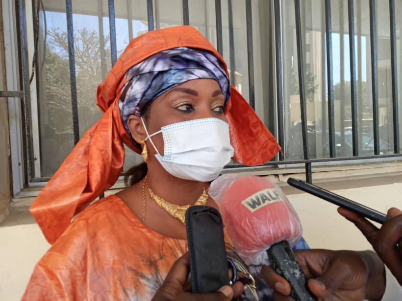 Force Covid-19: Les transporteurs et commerçants remettent 10 millions à Abdoulaye Daouda Diallo et prévoient un soutien à Adama Barrow