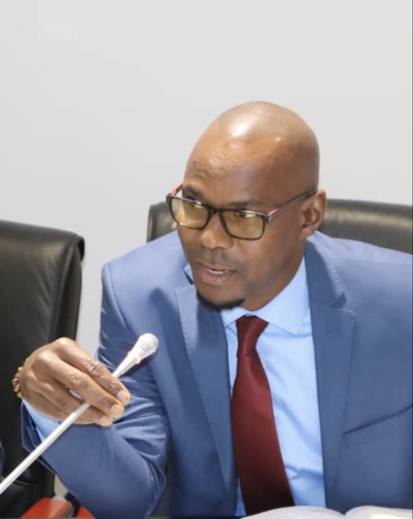 Aide à la pesse - Sortie du DG de la Communication : M. Dieng, vous aussi…Par Abdoulaye Thiam Aide à la pesse - Sortie du DG de la Communication : M. Dieng, vous aussi…Par Abdoulaye Thiam