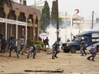 De nouveaux affrontements entre manifestants et forces de l'ordre ont eu lieu à Lomé le 22 août 2012.