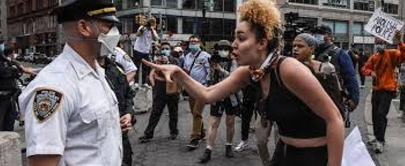 Les États-Unis sous tension après la mort d’un homme noir aux mains de la police Les États-Unis sous tension après la mort d’un homme noir aux mains de la police