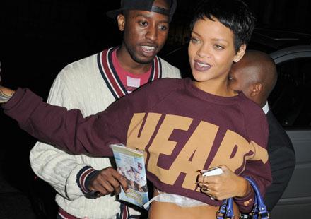 Rihanna: Un nouveau tatouage sur le ventre ?