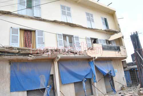 Gueule Tapée: le balcon de l’immeuble des étudiants de Pire s’effondre