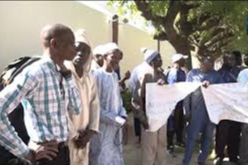 Société « sen sécurité » : les ex-travailleurs réclament leurs indemnités à Me Emmanuel Padonou Société « sen sécurité » : les ex-travailleurs réclament leurs indemnités à Me Emmanuel Padonou