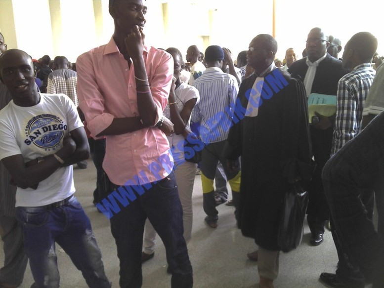 PHOTOS & VIDEOS Procès Cheikh Yérim Seck: Le tribunal pris d'assaut par proches et amis de l'accusé et de la victime
