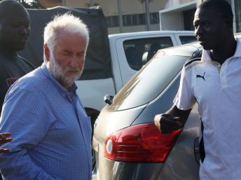 Loïk Le Floch Prigent , l'ex-patron du groupe français pétrolier Elf à son arrivée au tribunal à Lomé, le 17 septembre 2012.