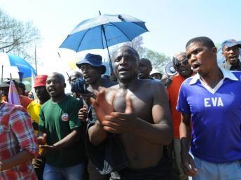 Les mineurs du site de Rustenburg (Nord) d'Amplats ont tenu samedi 6 octobre, un rassemblement pacifique.