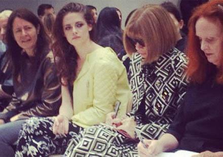 Kristen Stewart égérie Balenciaga : "On pouvait littéralement tout voir, p****n."