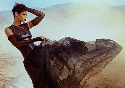 Rihanna : féminine et irresistible pour Vogue