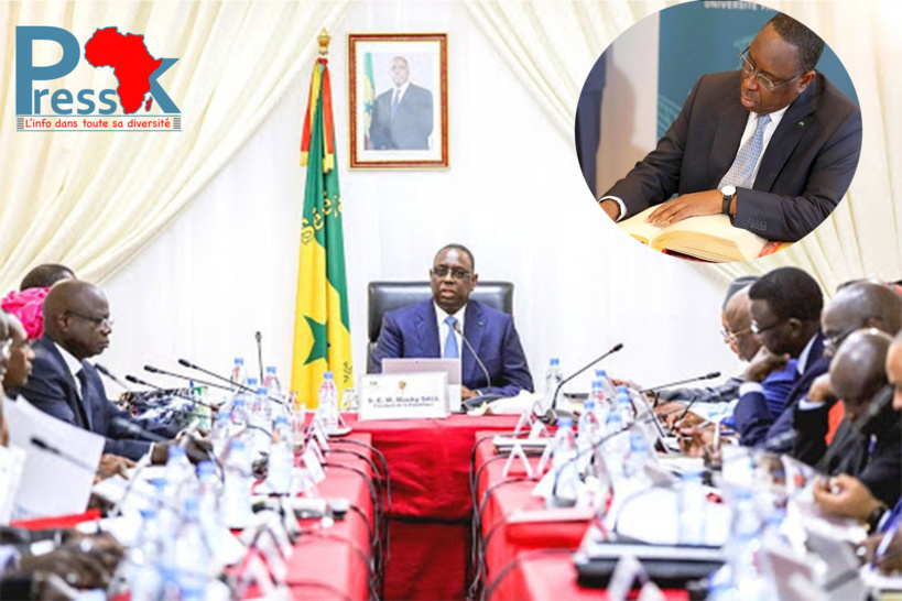 Conseil des ministres : les effets de manche de Macky Sall Conseil des ministres : les effets de manche de Macky Sall