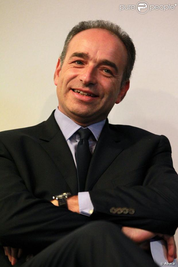 Copé chahuté par Gastambide et Kamel dans 'Viens dîner dans ma cité'