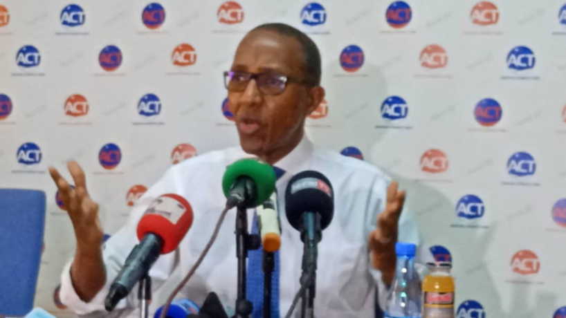 Grand oral d'Abdoul Mbaye face à la presse: Les rapports de l'IGE, ses problèmes avec Bocar samba Dieye et Madiambal Diagne... Grand oral d'Abdoul Mbaye face à la presse: Les rapports de l'IGE, ses problèmes avec Bocar samba Dieye et Madiambal Diagne...