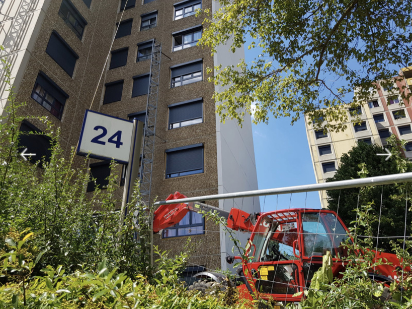Chute d'une nacelle à Vénissieux: un des ouvriers blessés est décédé Chute d'une nacelle à Vénissieux: un des ouvriers blessés est décédé
