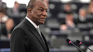 Guinée: Alpha Condé a «pris acte» de l’invitation à se présenter à la présidentielle