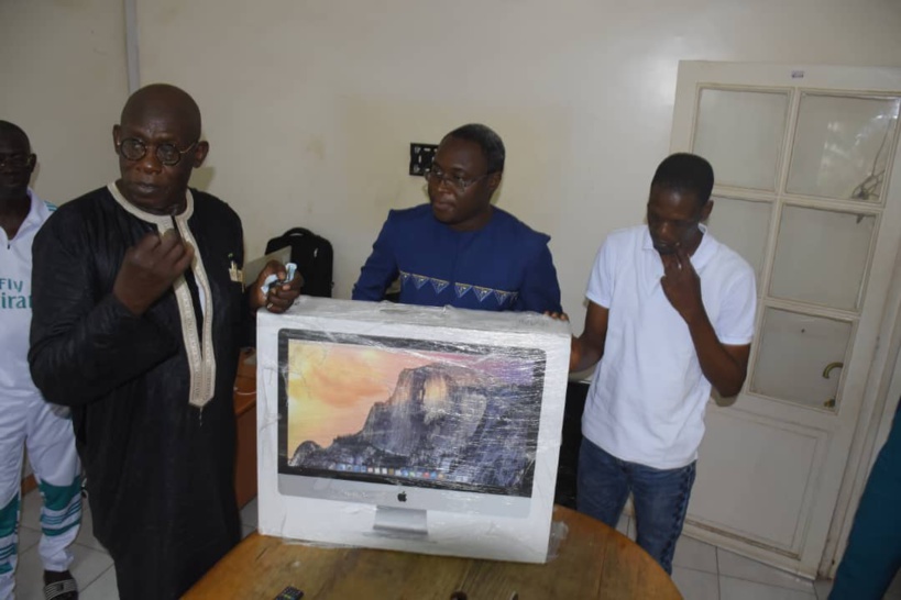 Saccage journal Les Échos: Baba Tandian offre un iMac 27 pouce à la rédaction et se dit prêt à rencontrer Serigne Moustapha Sy Saccage journal Les Échos: Baba Tandian offre un iMac 27 pouce à la rédaction et se dit prêt à rencontrer Serigne Moustapha Sy