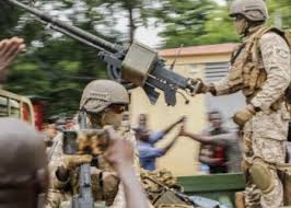 Mali: de la grogne à la mutinerie, un coup de force prévisible?