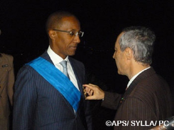Décrié par certains, primé par d’autres : Abdoul Mbaye, décoré de la grand-croix de l'Ordre national du mérite français