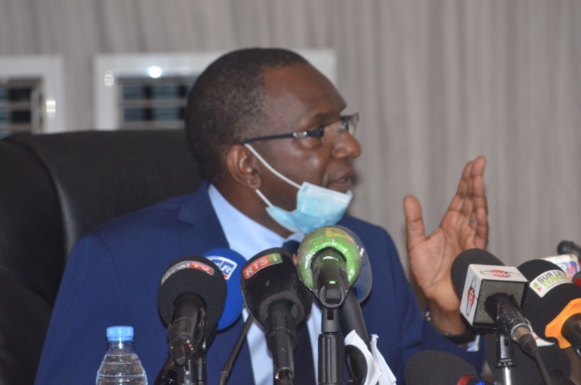 Le DG de l'ARTP annonce les nouvelles offres de Orange après injonction: des illimix de 2200 et de 5500 à venir Le DG de l'ARTP annonce les nouvelles offres de Orange après injonction: des illimix de 2200 et de 5500 à venir