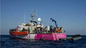Les 219 migrants du navire de Banksy ont été évacués