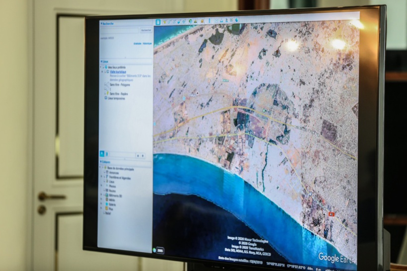 En images...la réunion d'urgence sur les #inondations convoquée par Macky Sall qui parlera aux Sénégalais à 20H En images...la réunion d'urgence sur les #inondations convoquée par Macky Sall qui parlera aux Sénégalais à 20H