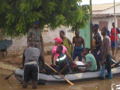 #Inondations_2020 - La banlieue dakaroise à l'heure des bateaux-mouches