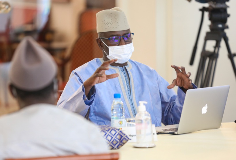 3 milliards destinés aux familles sinistrées des #Inondations: Macky zappe Mansour Faye et choisit Aly Ngouille Ndiaye 3 milliards destinés aux familles sinistrées des #Inondations: Macky zappe Mansour Faye et choisit Aly Ngouille Ndiaye