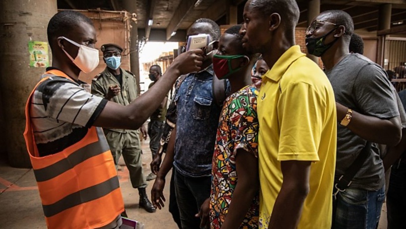 Au Burkina Faso, des dizaines personnes testées positives au Covid s'enfuient