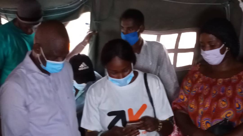 Keur Massar: Mansour Faye a procédé aux premiers Cash transfer pour les famille sinistrées Keur Massar: Mansour Faye a procédé aux premiers Cash transfer pour les famille sinistrées