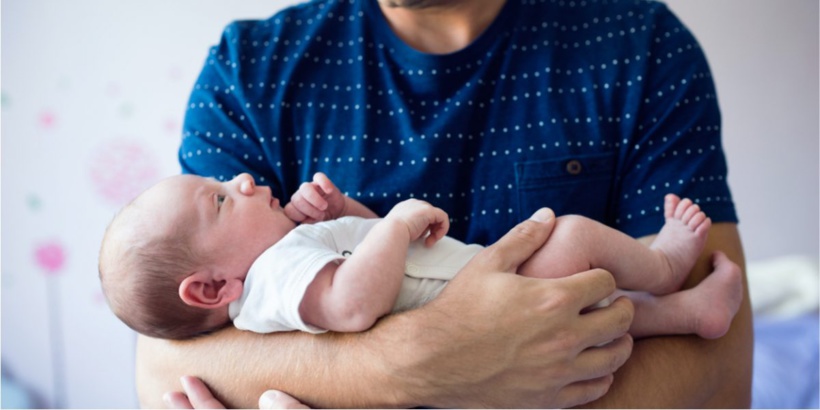 En France, la durée du congé de paternité passe à 28 jours