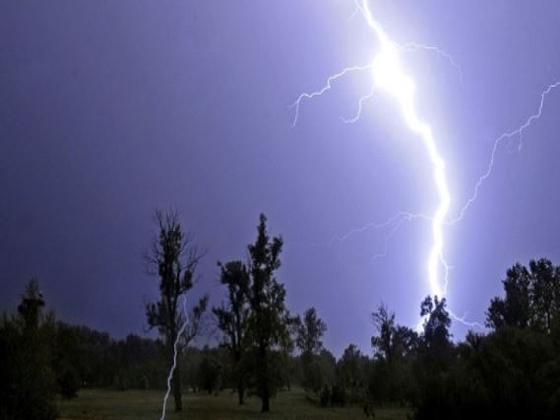 Kédougou : un père de famille et son fils tués par la foudre en plein sommeil