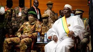 Le président malien prête serment, la Cédéao maintient les sanctions