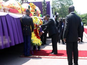 Le président congolais Denis Sassou-Nguesso durant la cérémonie d'hommage aux victimes le 10 décembre 2012 à Brazzaville.