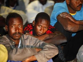 Des migrants nigériens en Libye. REUTERS/Ismail Zitouny