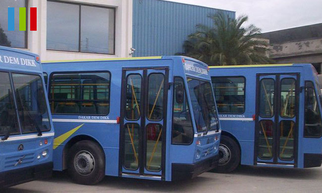 Des étudiants de l’ENSETP prennent en otage deux bus