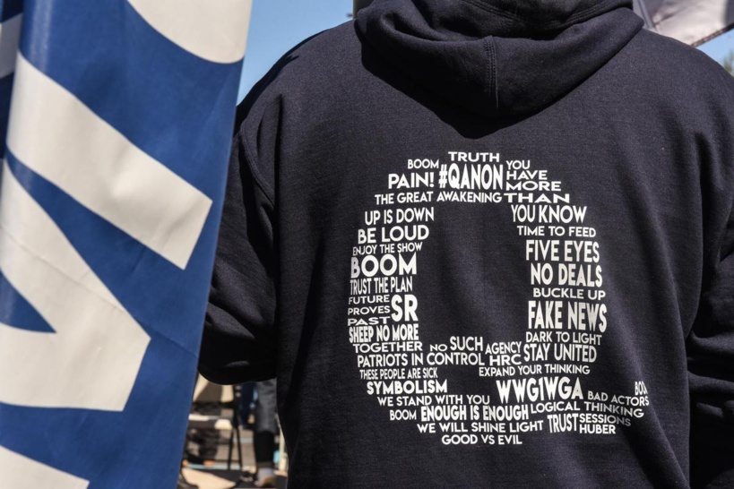Facebook et Instagram retirent tous les comptes liés aux conspirationnistes de QAnon Facebook et Instagram retirent tous les comptes liés aux conspirationnistes de QAnon