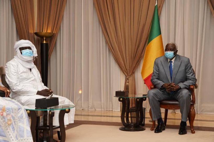 Après leur libération, Soumaïla Cissé, Sophie Petronin et deux italiens enfin au palais Koulouba Après leur libération, Soumaïla Cissé, Sophie Petronin et deux italiens enfin au palais Koulouba