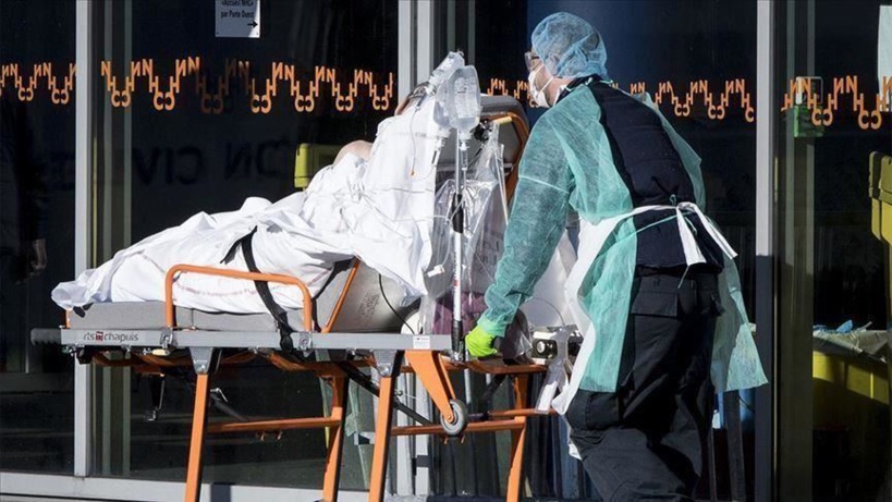 Covid-19: la situation sanitaire continue de se dégrader en France avec 20 300 nouveaux cas en 24 heures Covid-19: la situation sanitaire continue de se dégrader en France avec 20 300 nouveaux cas en 24 heures