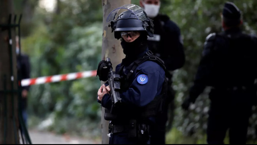 Un professeur d'histoire décapité près de Paris, le parquet antiterroriste saisi