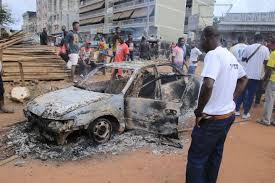 Côte d’Ivoire : quatre véhicules de transport incendiés tôt ce matin à Yopougon